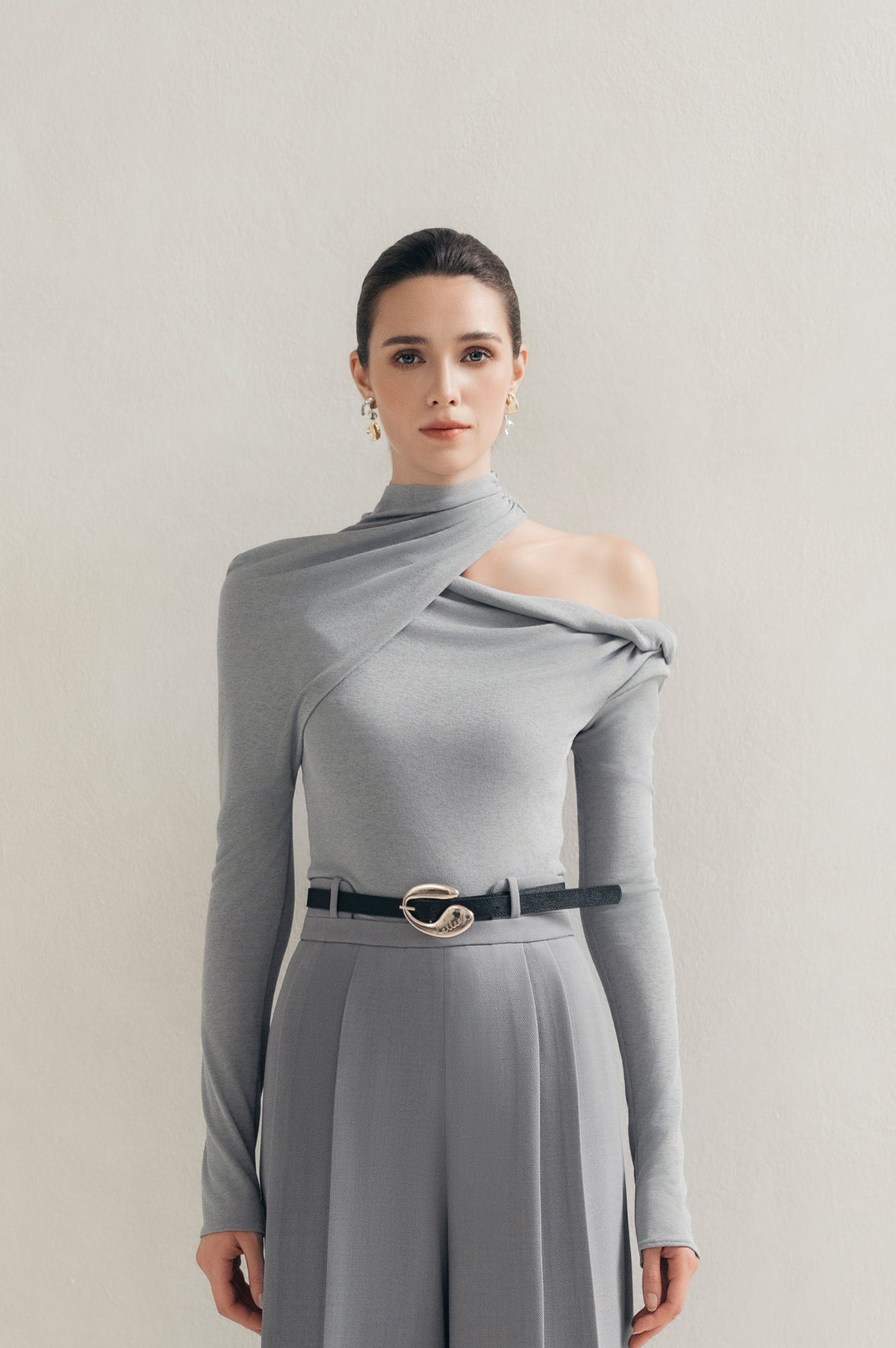 Cloudy Gray Twist Top