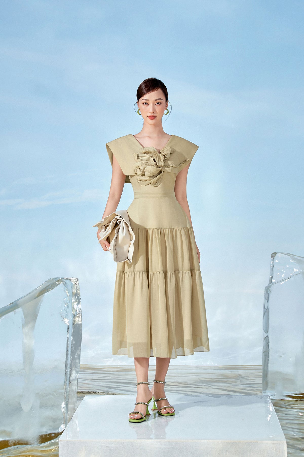 Ginger Sweetheart Neck Dress