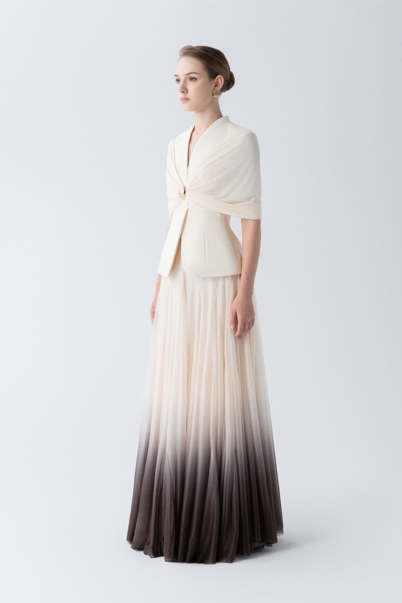 طقم هيكل مبطن مع بنطال واسع الساقين