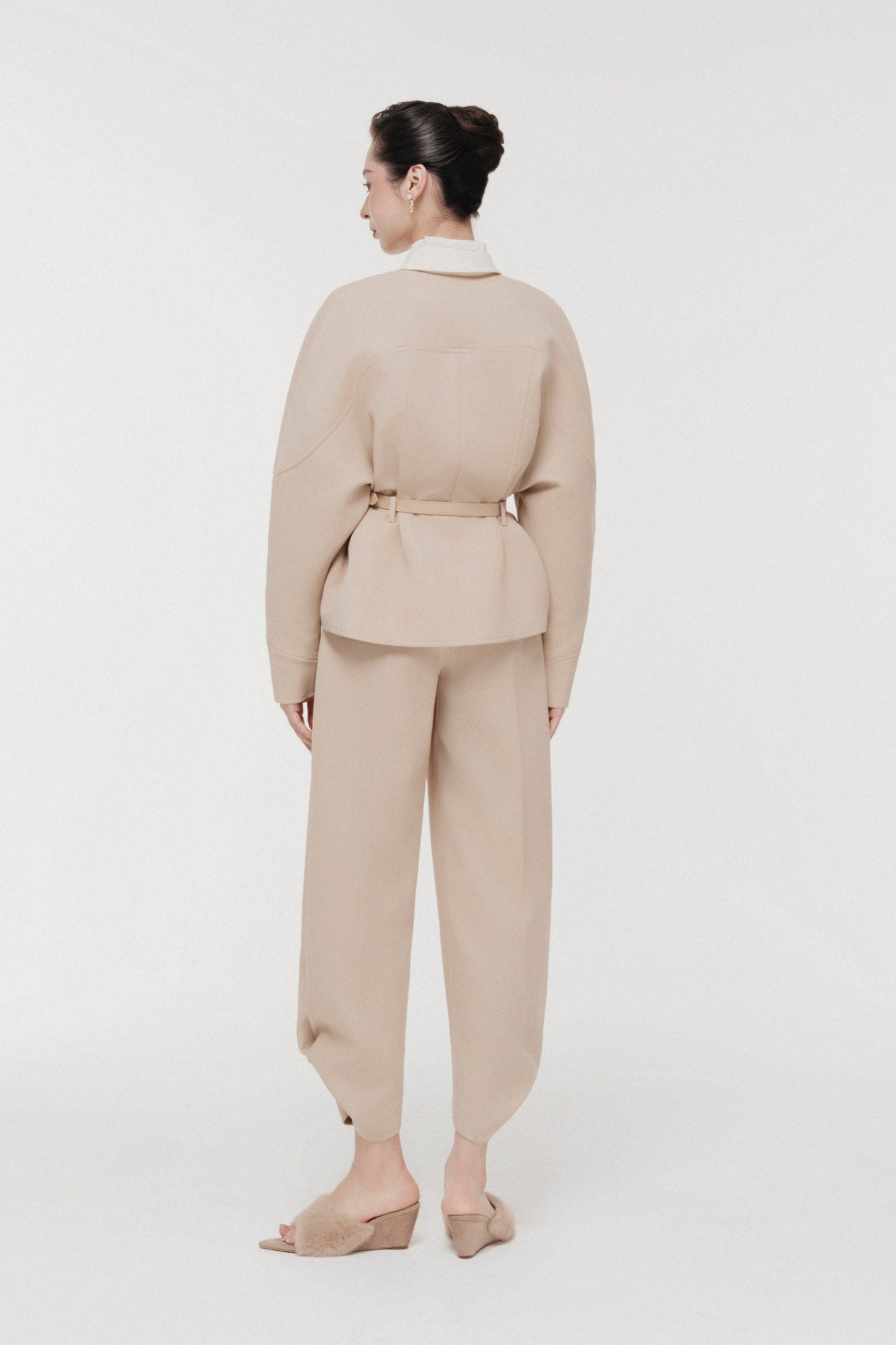 Quilted Structure Full Set in Hazelnut image 2