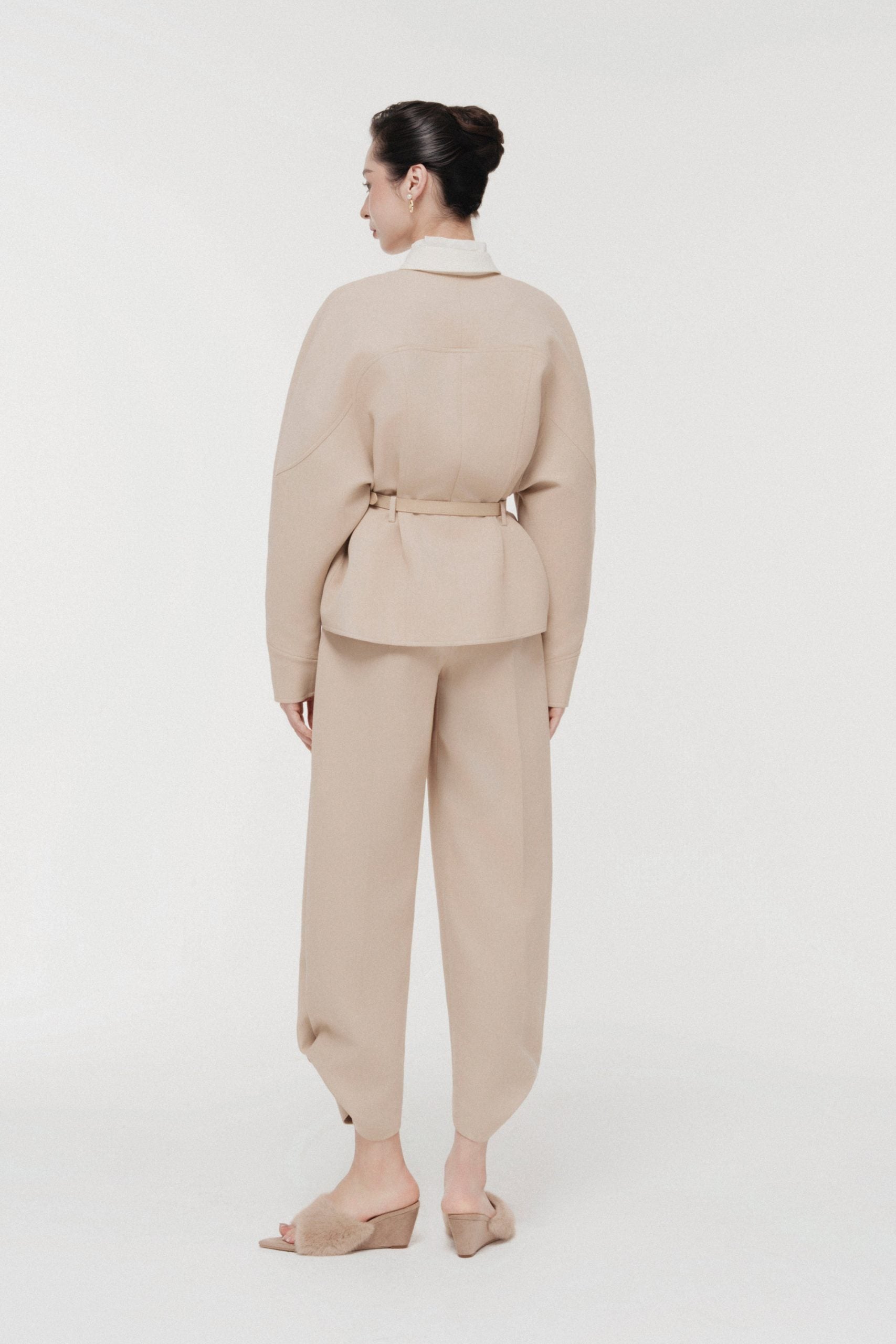 Quilted Structure Full Set in Hazelnut image 2