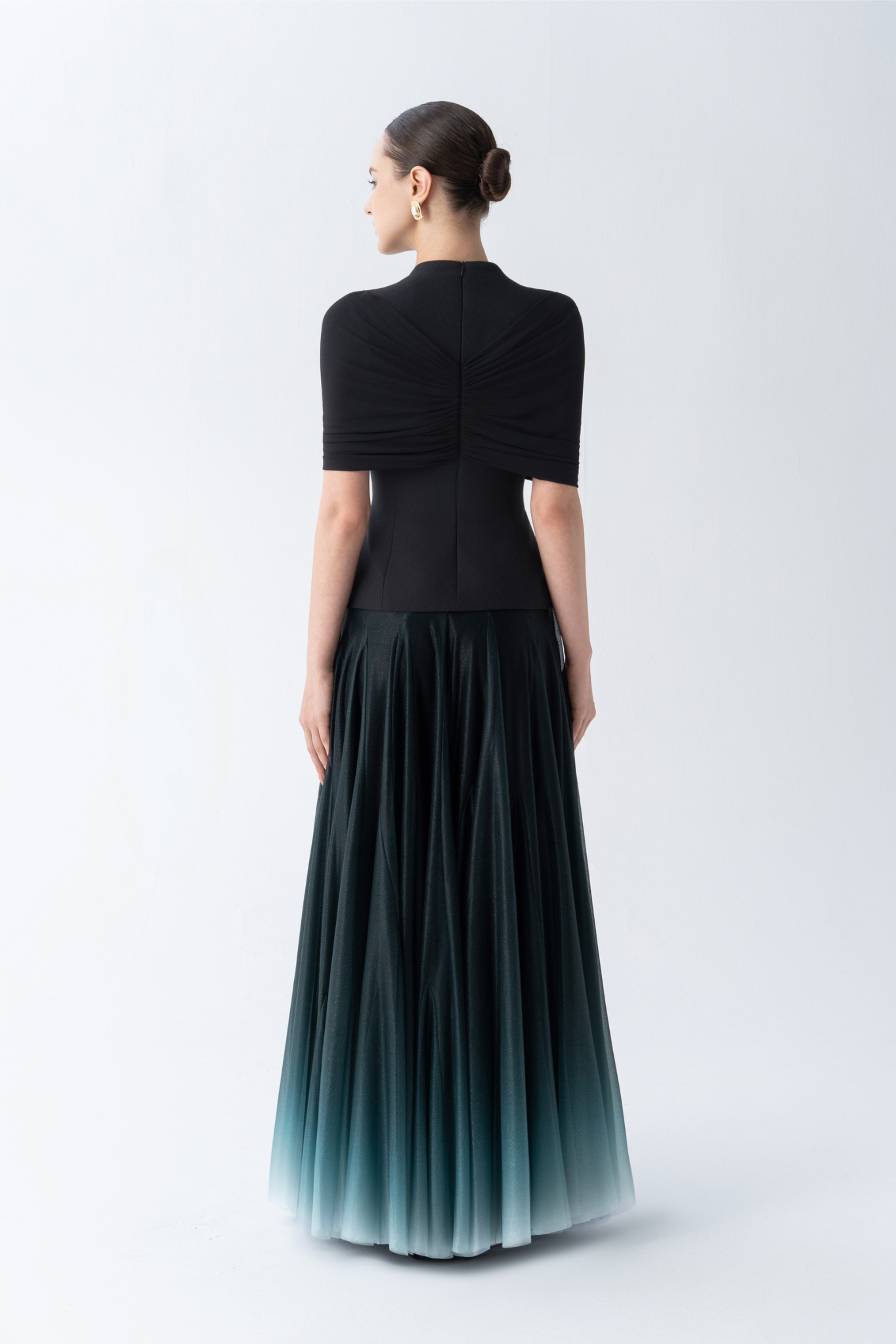 طقم هيكل مبطن مع بنطال واسع الساقين