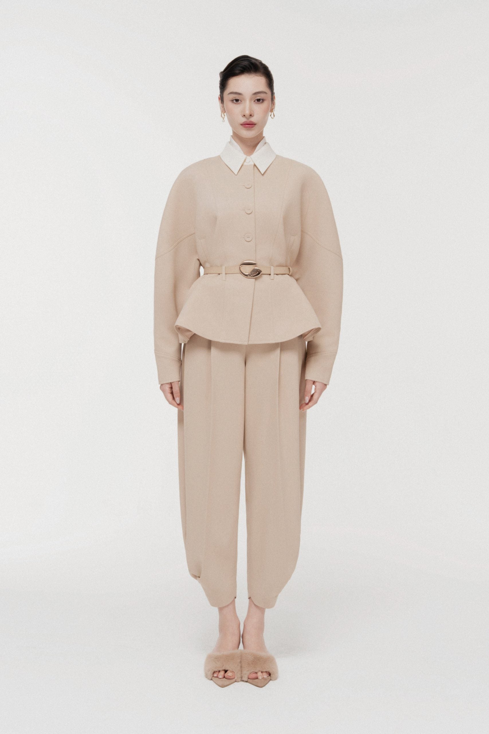 Quilted Structure Full Set in Hazelnut image 0