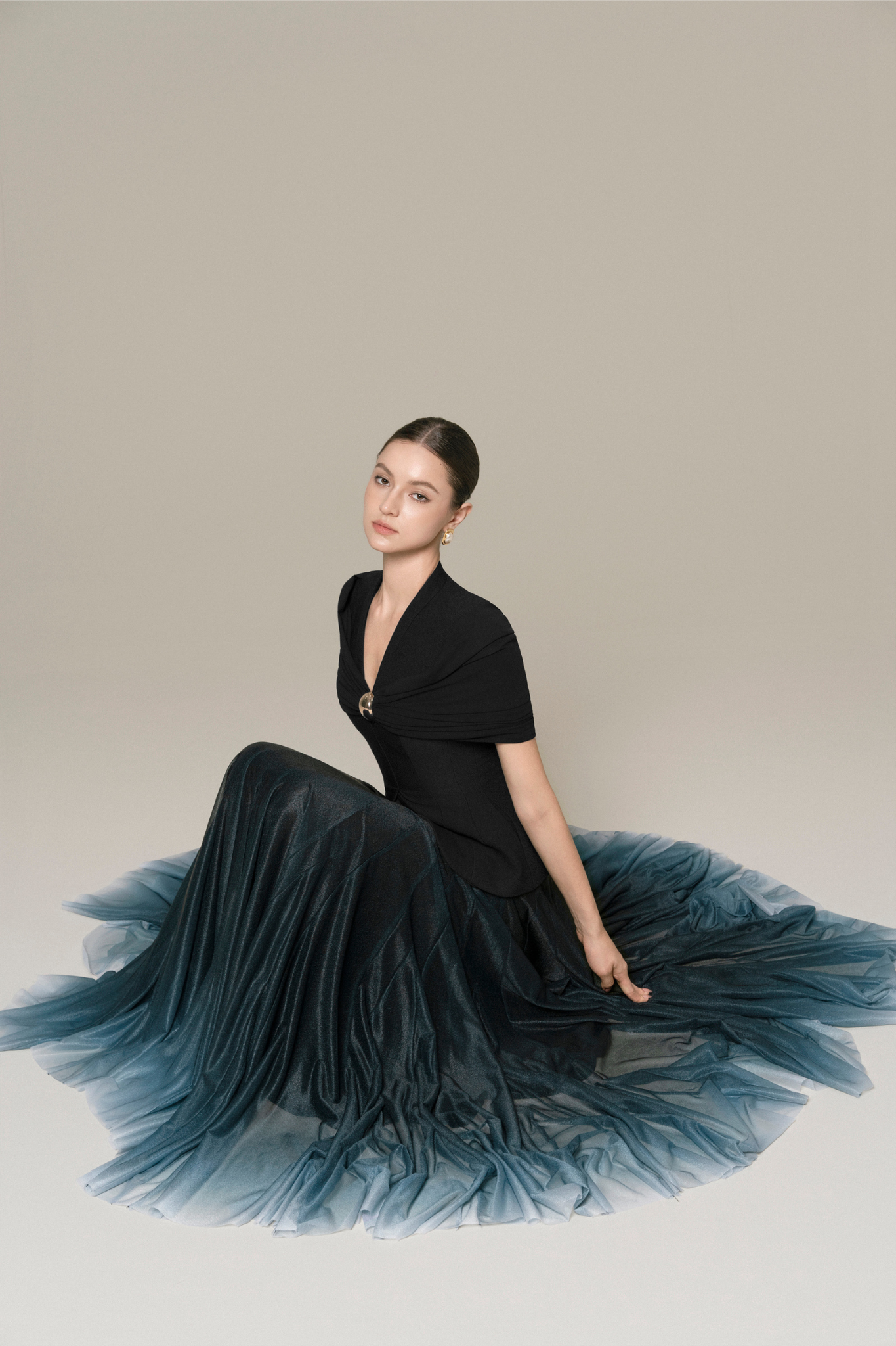 طقم هيكل مبطن مع بنطال واسع الساقين