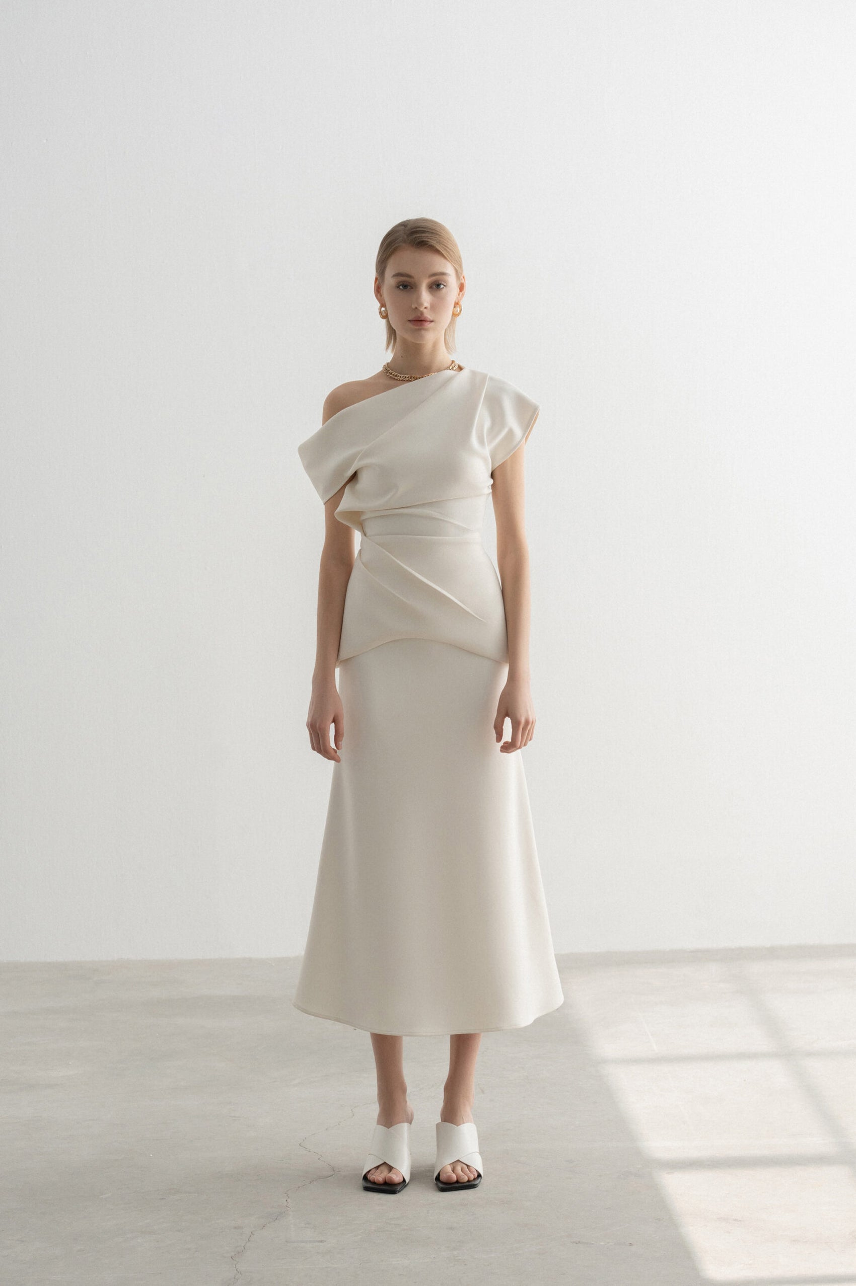 Nelly Fishtail Set Design