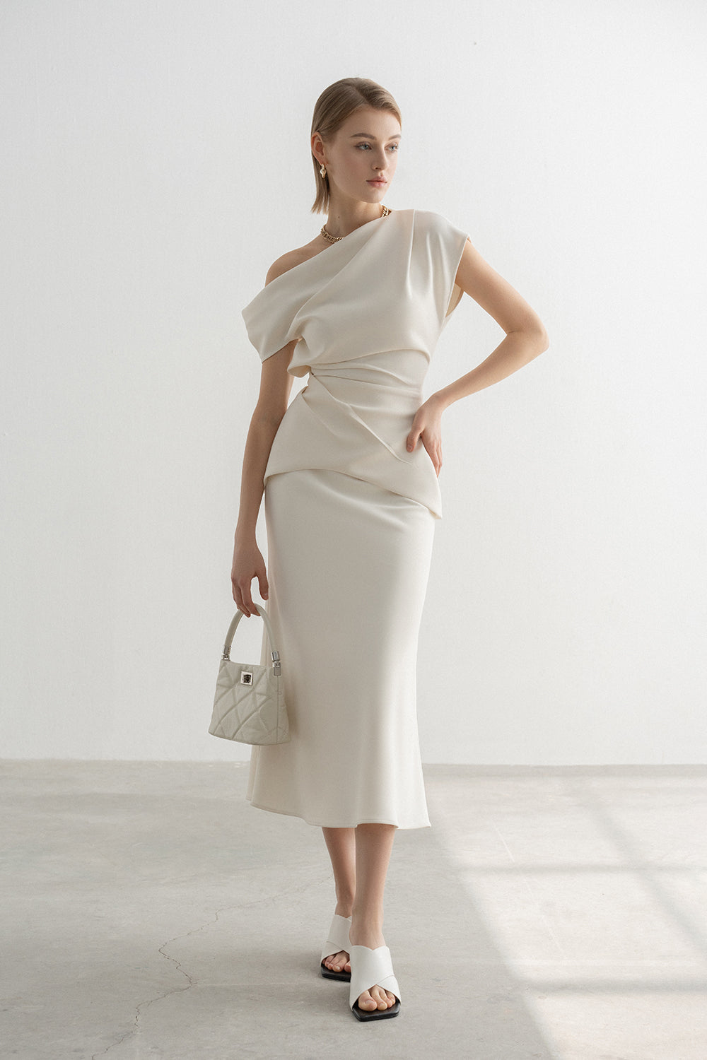 Nelly Fishtail Set Design