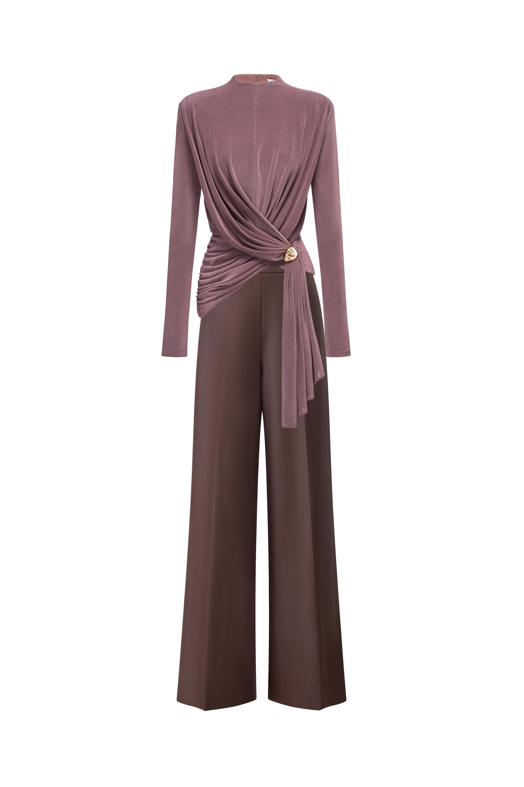 Ring-Draped Sculptural Set Design