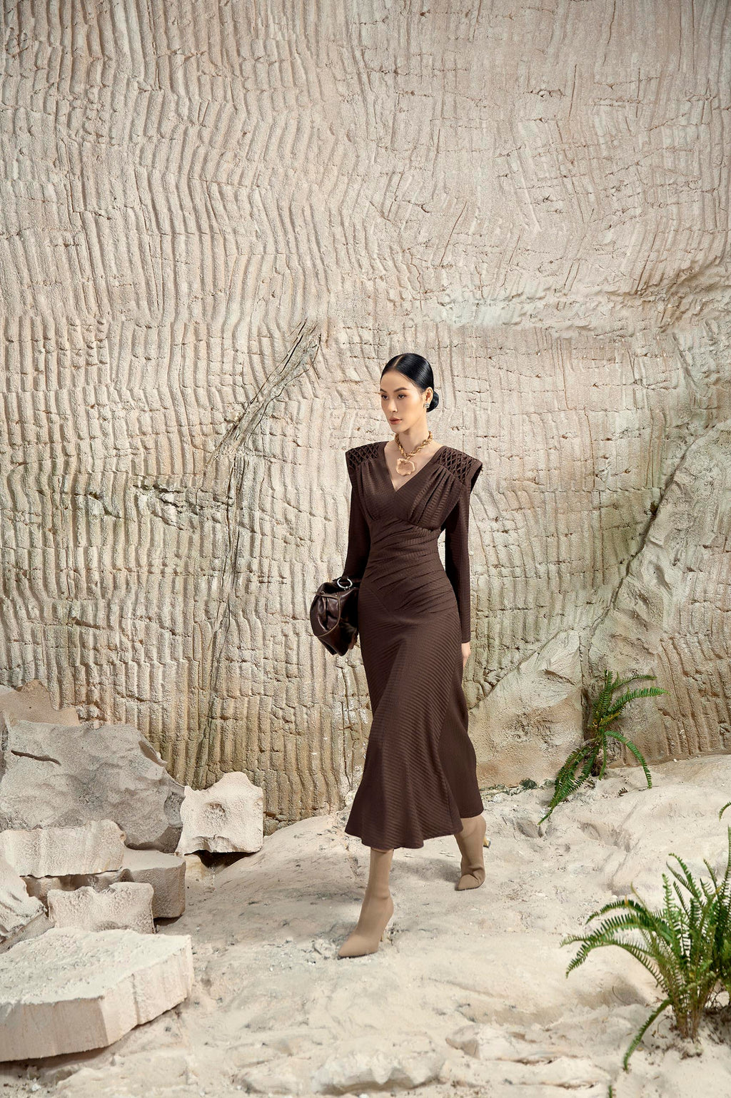 Amber Pinch Smocking Shoulder Dress