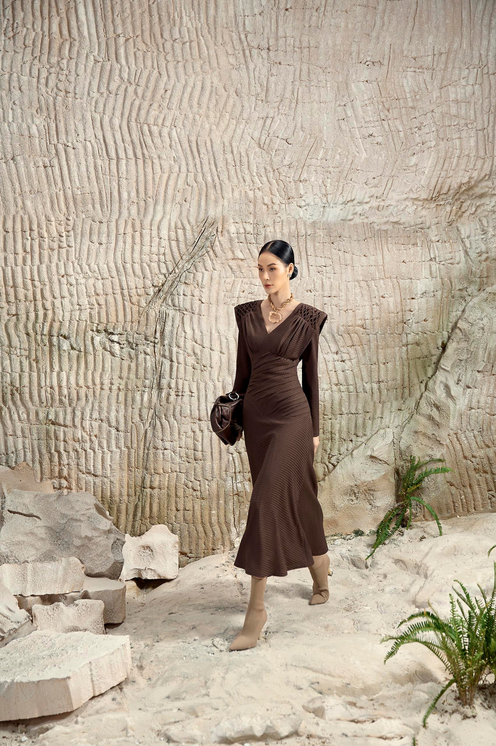 Amber Pinch Smocking Shoulder Dress