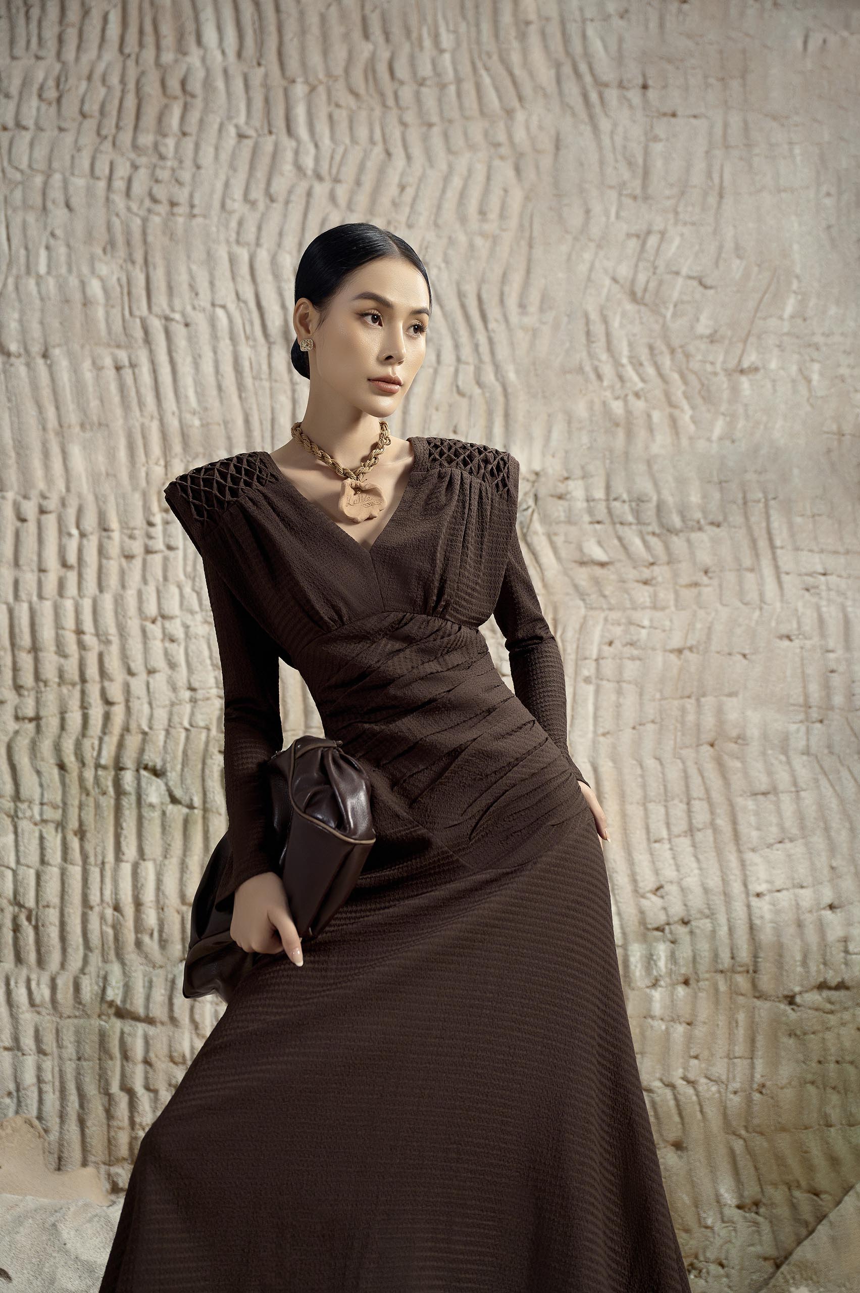 Amber Pinch Smocking Shoulder Dress