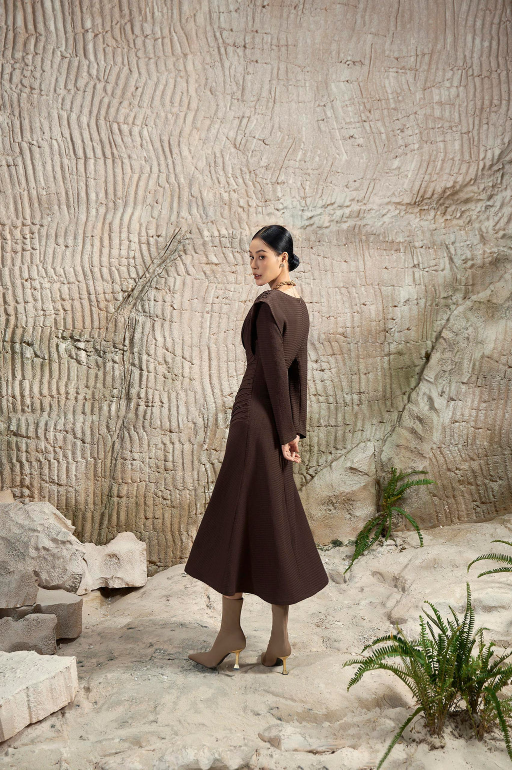 Amber Pinch Smocking Shoulder Dress