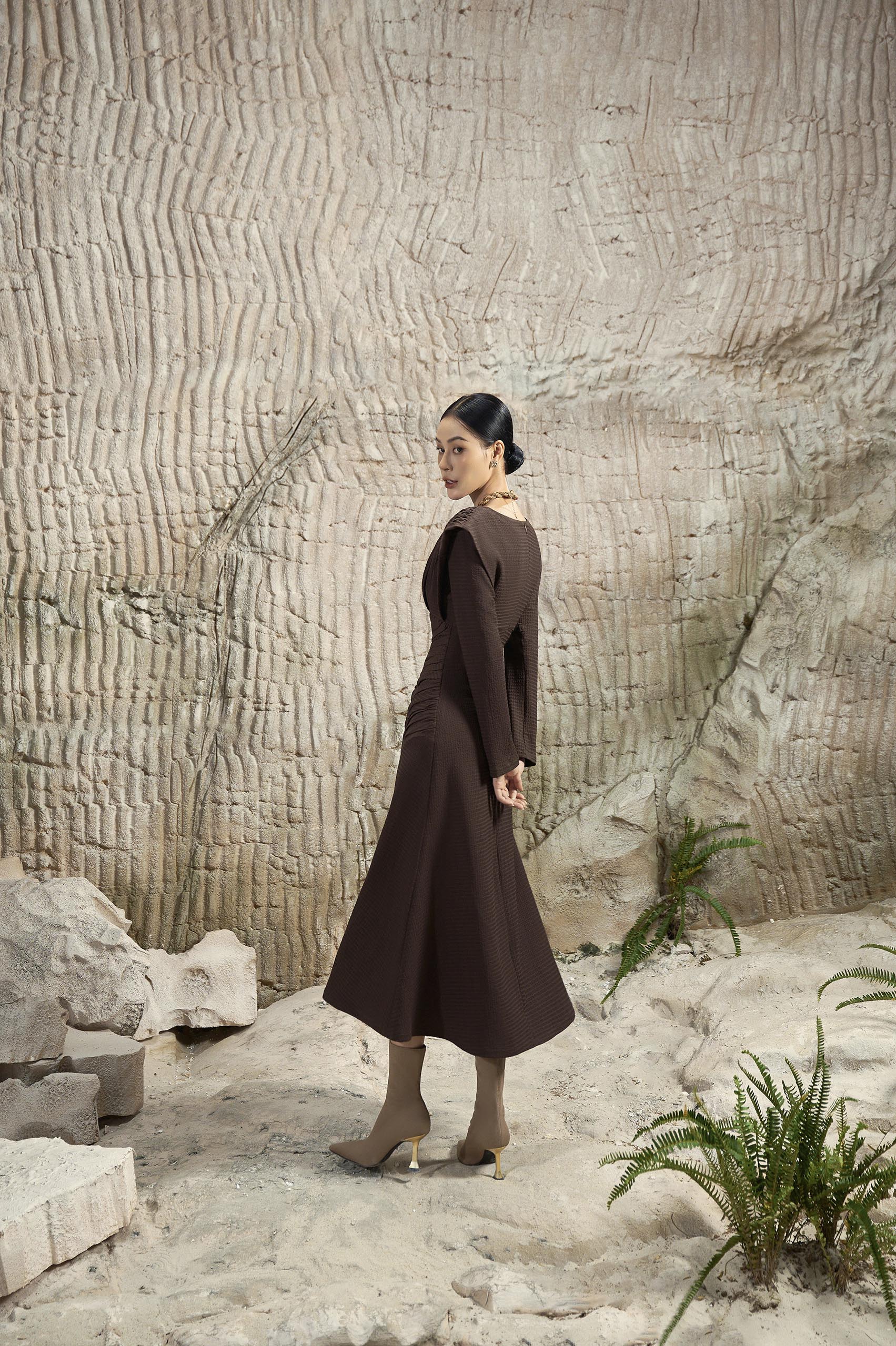 Amber Pinch Smocking Shoulder Dress