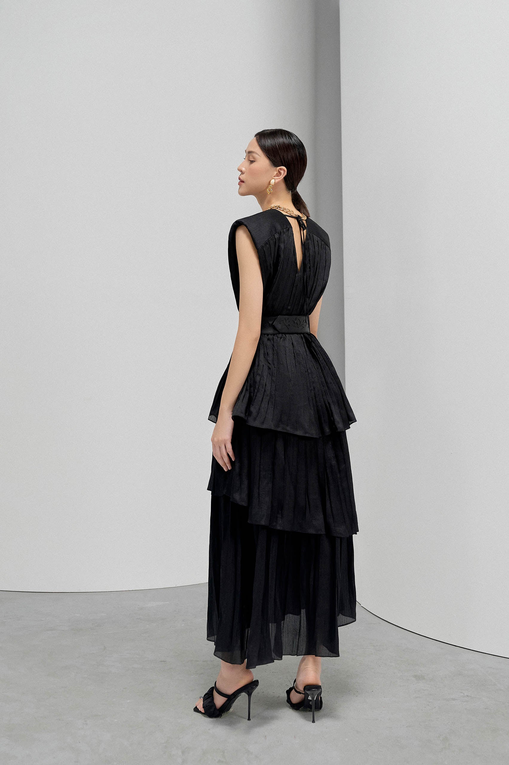 Black Square Shoulder Tunic Dress