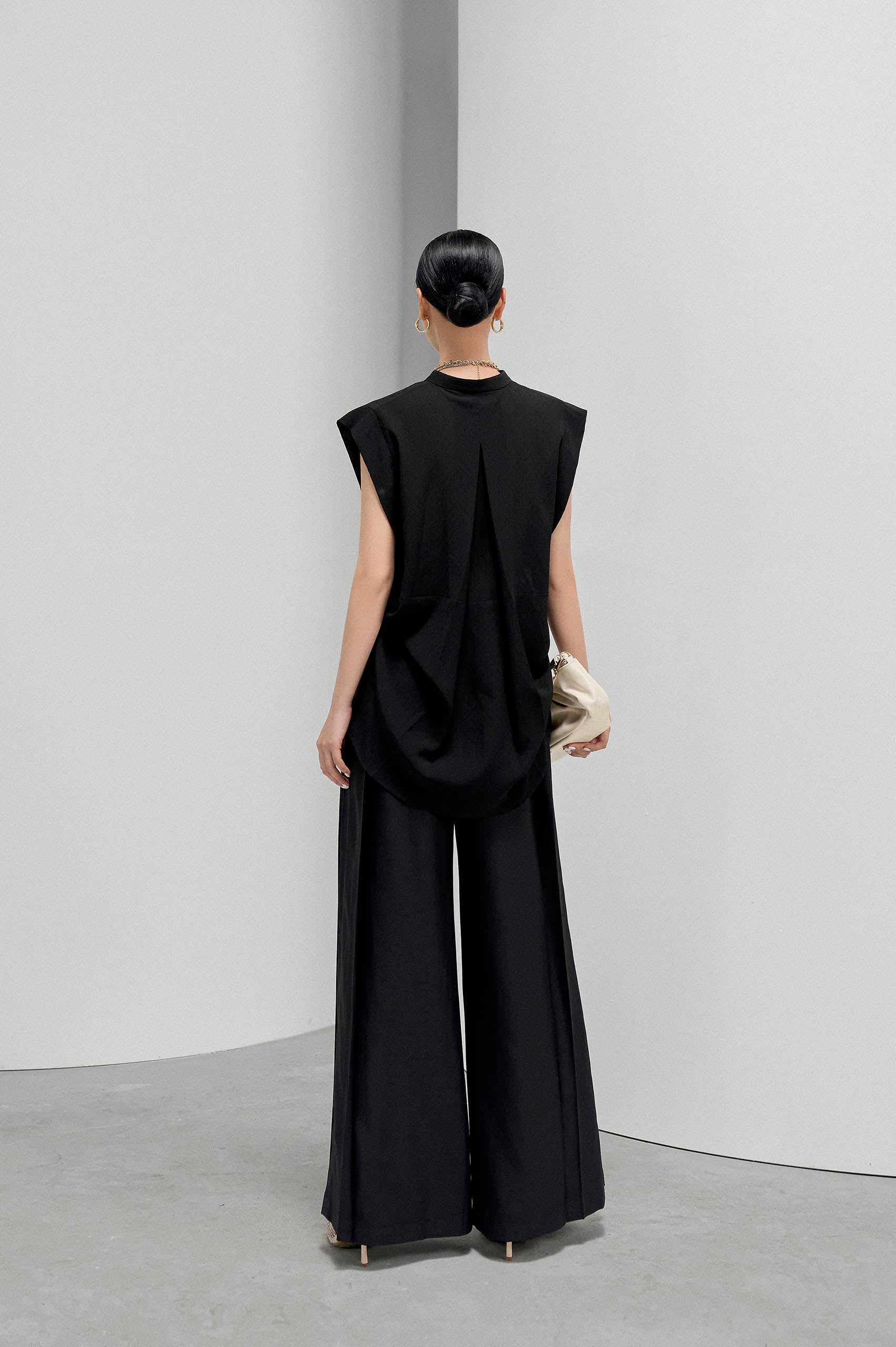Black Breeze Straight Pants
