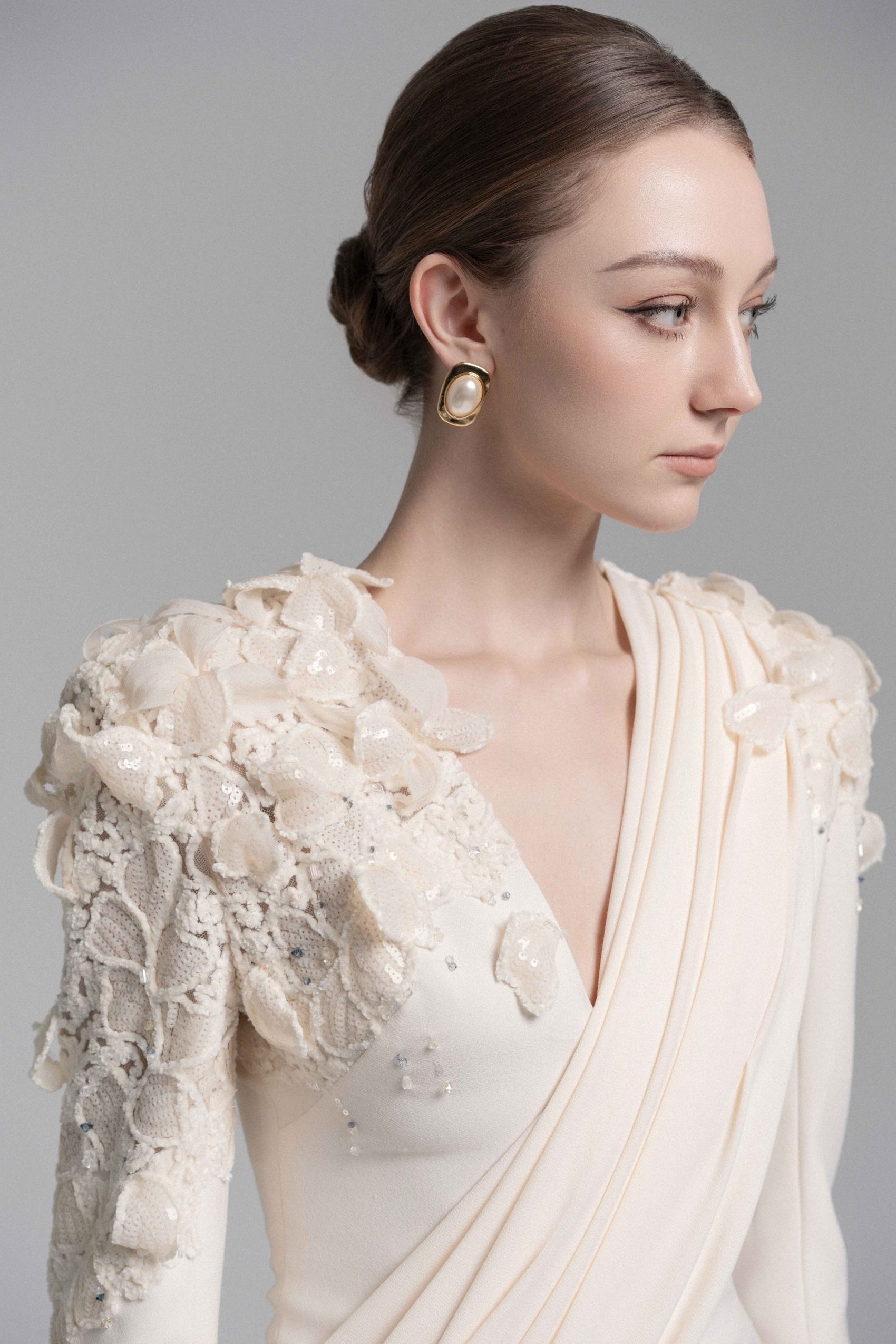 Alluring Lace-Appliqué Mermaid Gown image 4