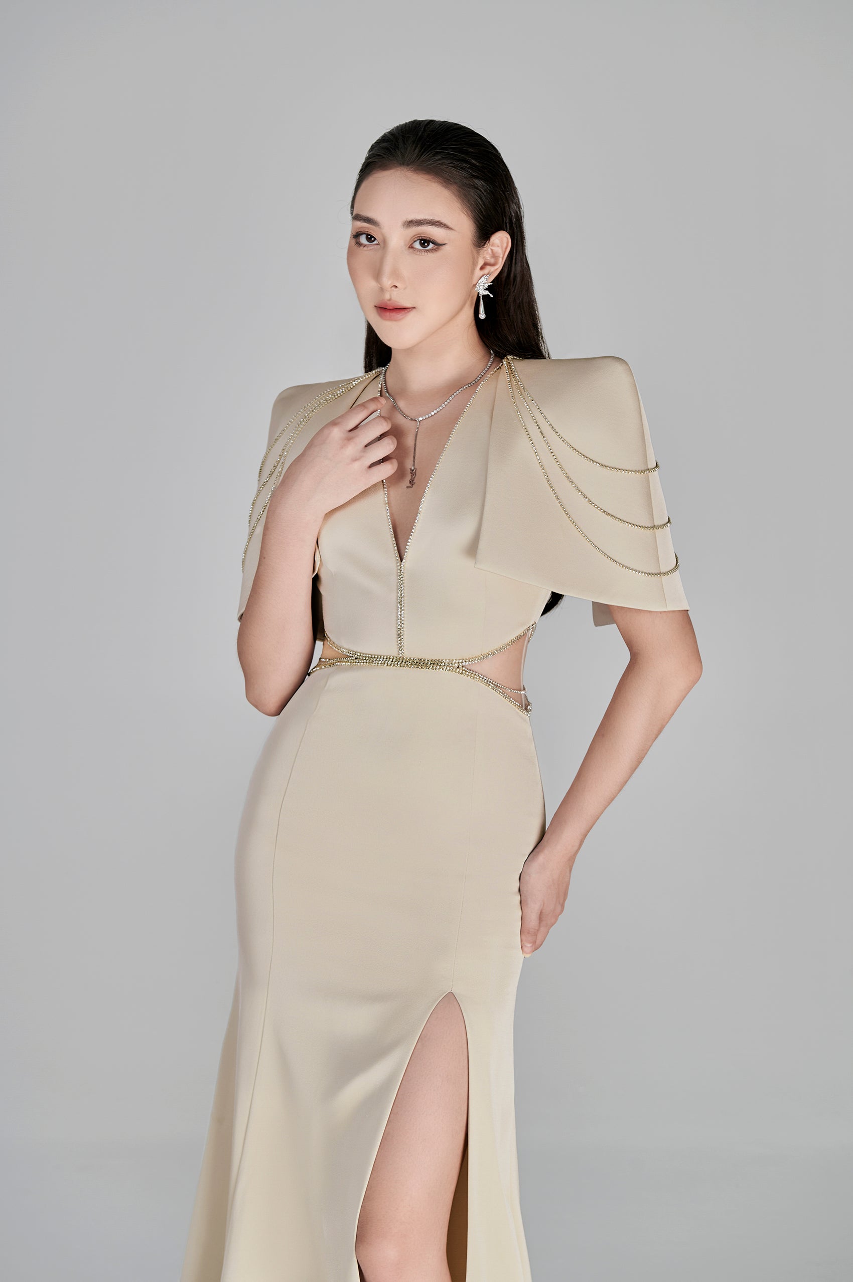 Calista Deep V-neck Fishtail Gown